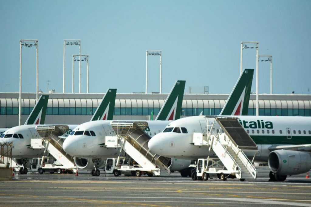 Alitalia, aumenti per i dirigenti 