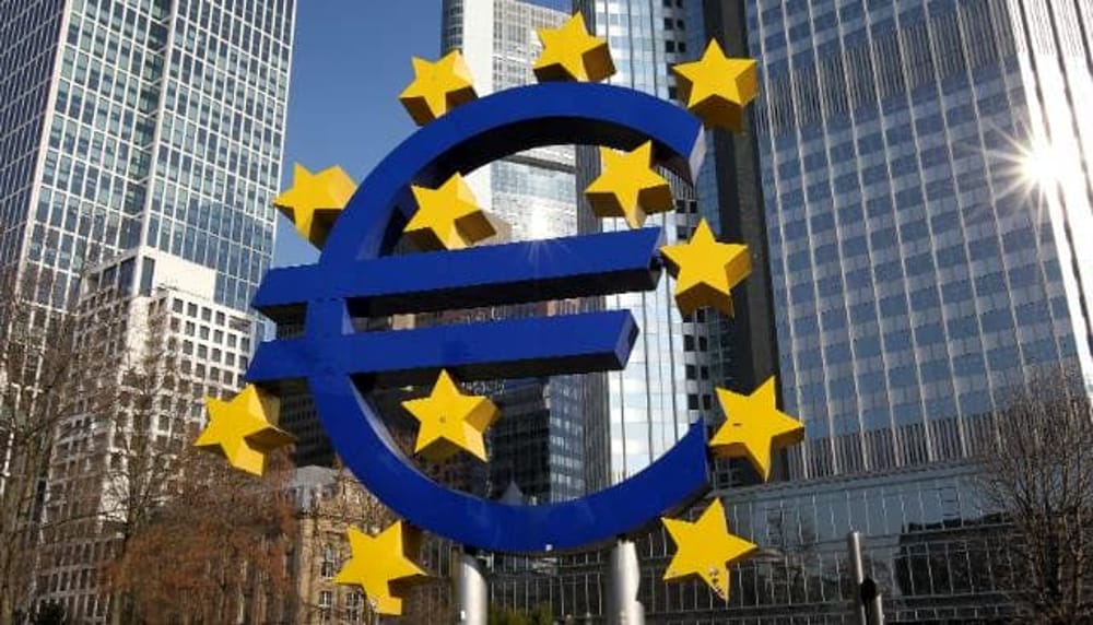Caro ci costa l'euro: in vent'anni ogni italiano ha perso 75 mila euro (mentre la Germania si arricchisce a scapito degli altri Paesi)