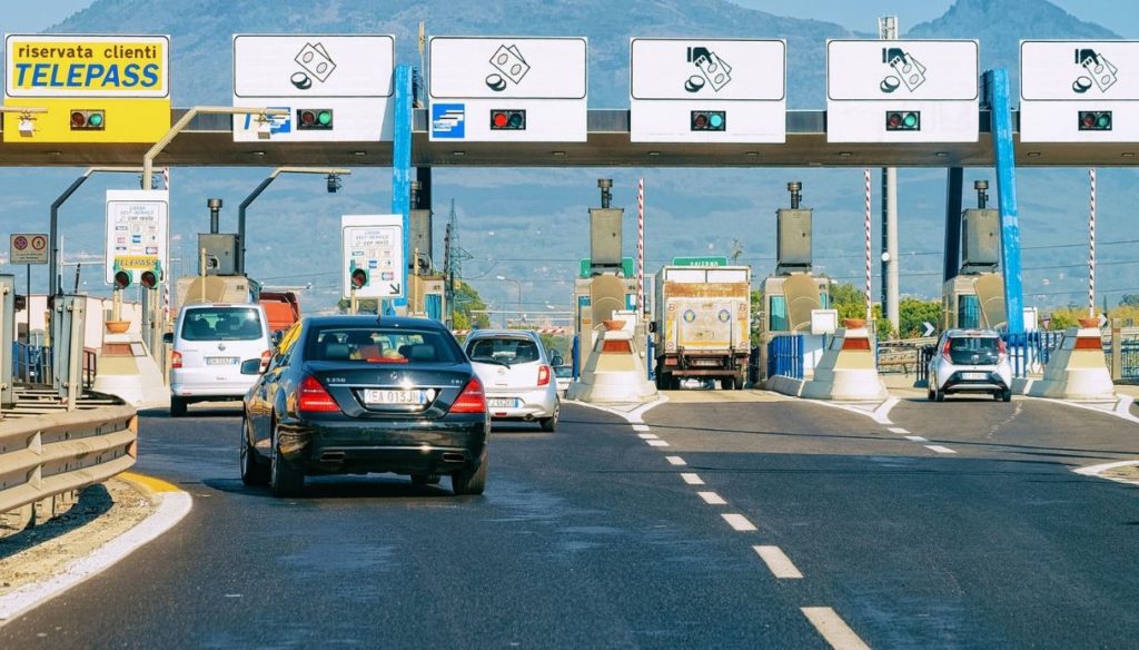 Autostrade: in Italia pedaggi record mentre all'estero è spesso gratis