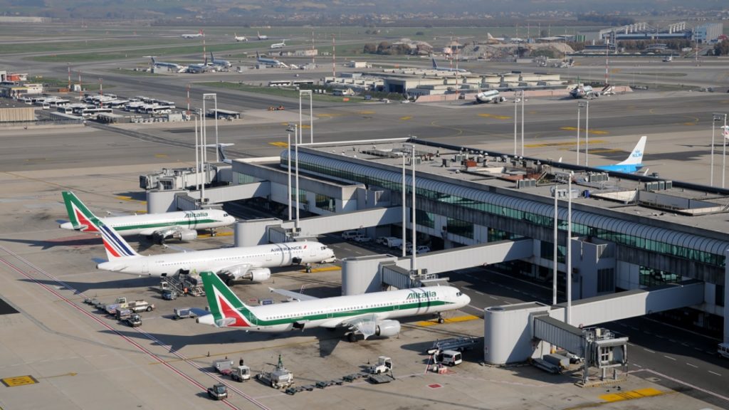 Non solo Autostrade. Così il Palazzo ha regalato gli aeroporti italiani ai Benetton
