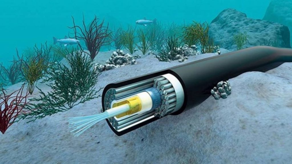 L'informazione corre sott'acqua: i dati di quasi 8 milioni di persone nascosti nell'Oceano