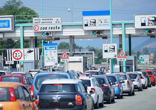 Non solo Atlantia: il mondo delle concessioni autostradali è una giungla di vantaggi per i privati (mentre lo Stato tace)