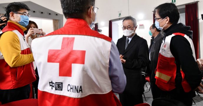 Carità pelosa, ecco perché la Cina ci manda medici e mascherine