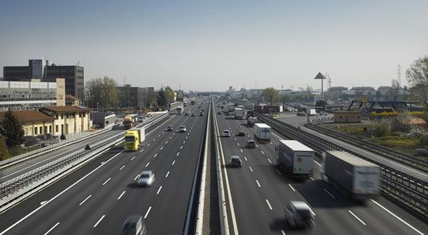 I Benetton possono ancora sorridere: nonostante l'emergenza sanitaria, incassano ancora i soldi dei pedaggi autostradali