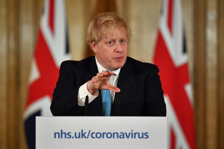 La mossa di Boris Johnson: ai cittadini del Regno Unito bloccati a casa sarà riconosciuto l'80% dello stipendio
