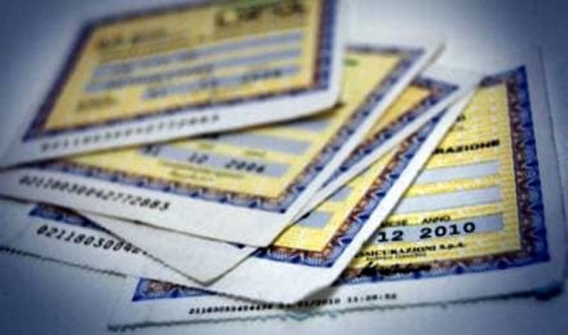 Finti incidenti e truffe online: ecco perché in Italia paghiamo polizze assicurative più alte che nel resto d'Europa