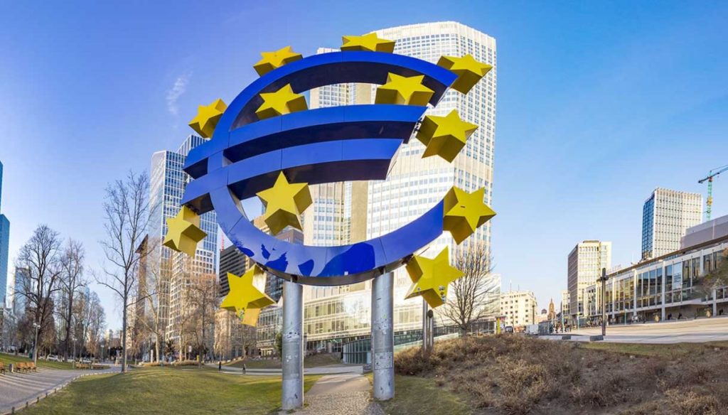 L'unica soluzione per uscire dalla crisi? La Bce deve stampare moneta e darla a imprese e cittadini
