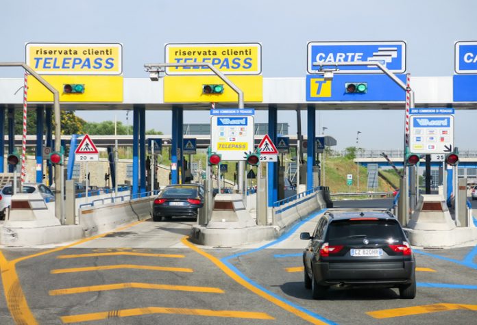 Autostrade, stop alla revisione dei pedaggi: così Aspi può tirare un bel sospiro di sollievo