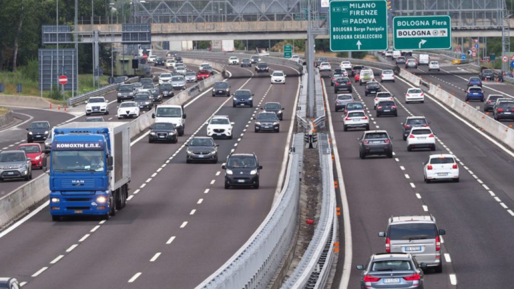 Autostrade, stop alla revisione dei pedaggi: così Aspi può tirare un bel sospiro di sollievo