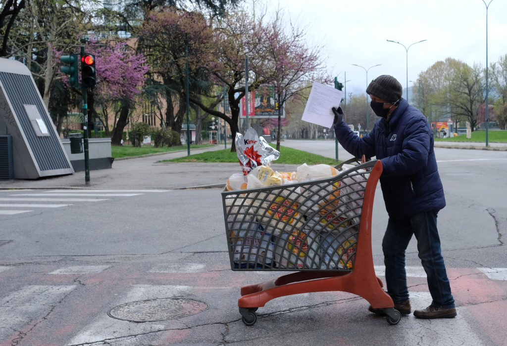 L'Italia dei nuovi poveri: un esercito invisibile raddoppiato in pochi mesi