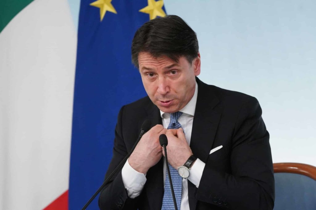Il decreto Mancette: gli aiuti del governo al finanziatore di Grillo, Casaleggio e Renzi
