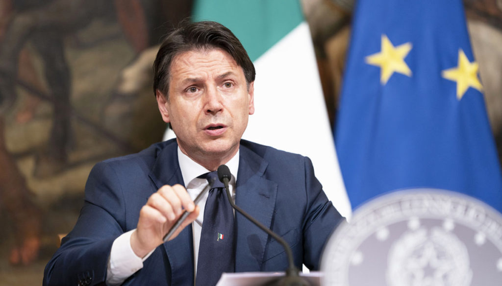 Gli italiani bocciano il governo: l'emergenza economica preoccupa più di quella sanitaria

