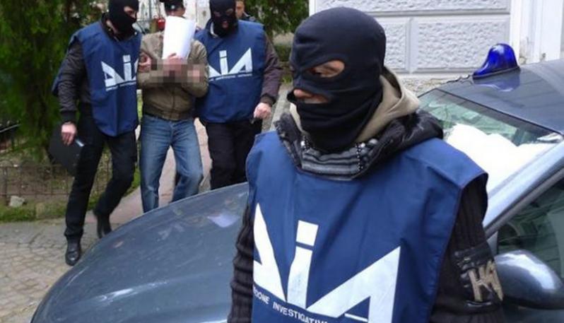 Le mani della 'ndrangheta sul Nord Est: "Così la mafia si prende le aziende in crisi"