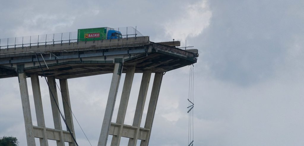 "All'inaugurazione del Ponte Morandi non nominate i nostri parenti ": la rabbia dei famigliari delle vittime