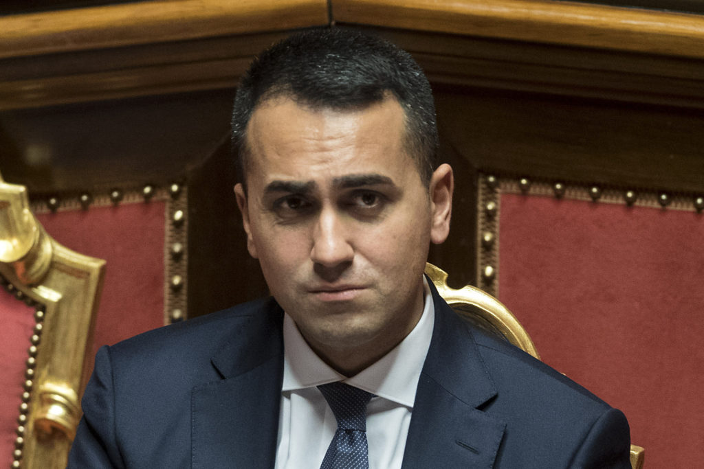 Dai banchi di Pomigliano alla gloria: per gli amici di Di Maio la crisi non esiste