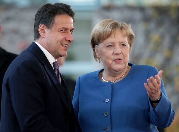 La Merkel non cambia linea: "Se l'Italia vuole gli aiuti, segua le nostre condizioni"