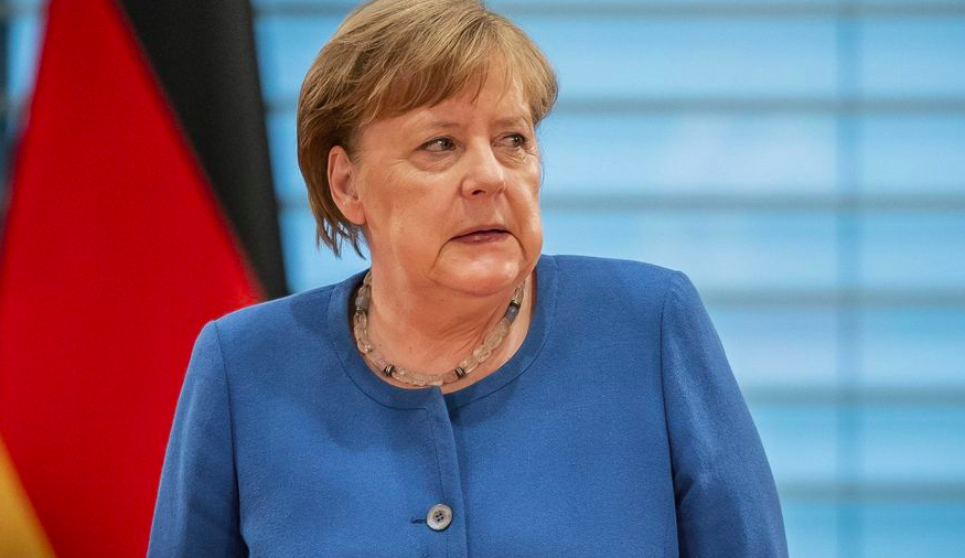 La Merkel non cambia linea: "Se l'Italia vuole gli aiuti, segua le nostre condizioni"
