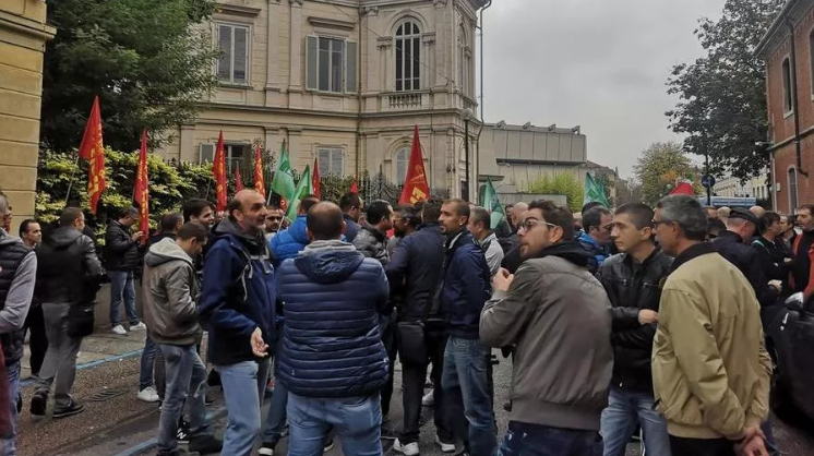 613 mila posti di lavoro spariti, altri 300 mila a rischio: l'autunno giallorosso sarà caldissimo