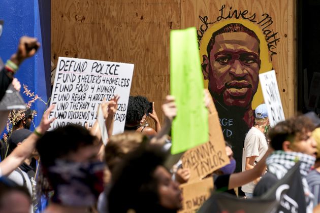 "Non trasformiamo le proteste anti-razziste in una nuova caccia alle streghe" 