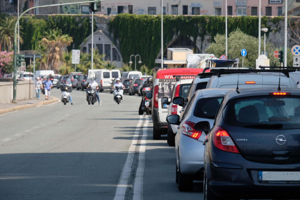 Caos Autostrade: abbandonata a sé stessa, la Liguria conta già danni per 1 miliardo
