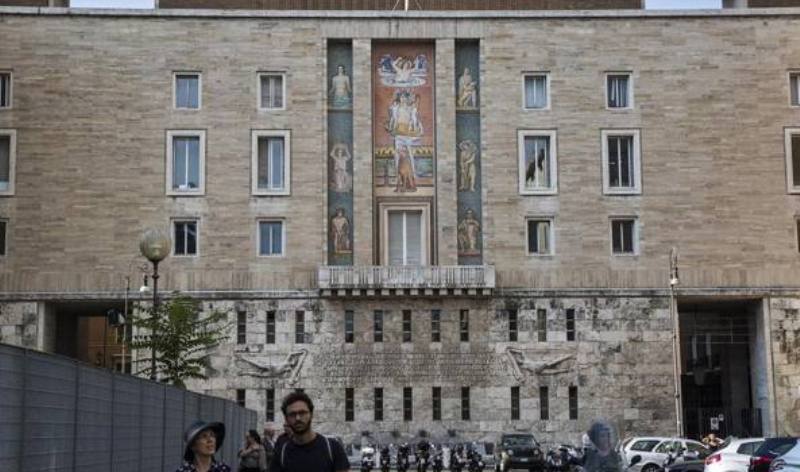 L'ennesimo regalo alla famiglia Benetton (un palazzo a Roma) spacca il governo