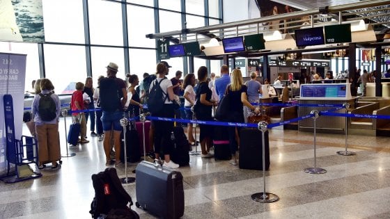 Alitalia, i lavoratori di Linate annunciano lo sciopero: "A rischio 500 posti"