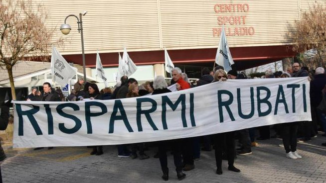 "Con i crediti degli istituti volati in Olanda si potevano risarcire i truffati dalle banche"