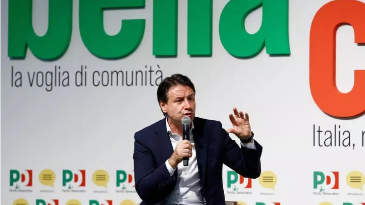 Conte apre di nuovo al Mes, applaudito dal popolo del Pd