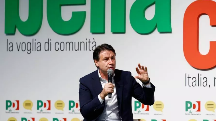 Conte apre di nuovo al Mes, applaudito dal popolo del Pd
