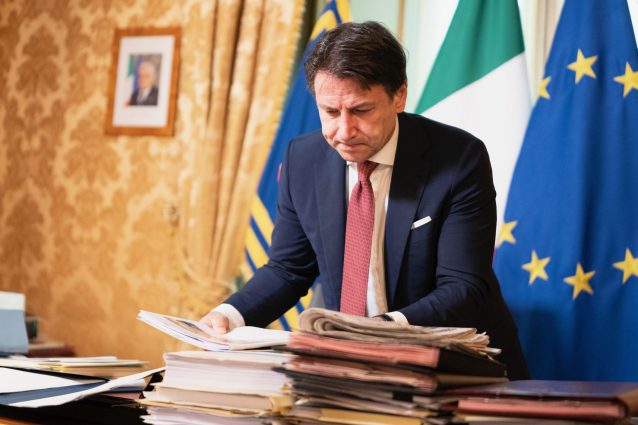Il governo ha il freno tirato: meno della metà dei decreti Covid sono stati attuati