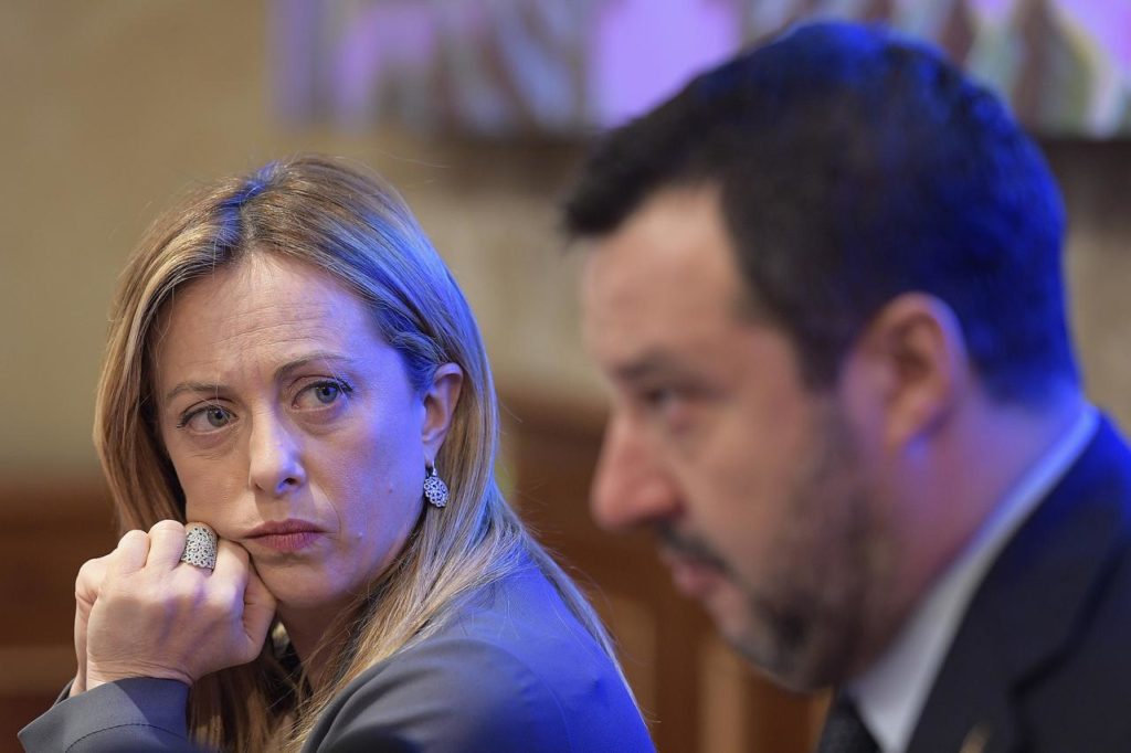 Lite a destra per la leadership: duro botta e risposta tra Salvini e Meloni