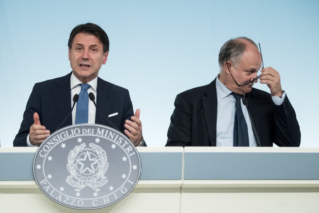 35 economisti italiani scrivono a Gualtieri: "Faccia chiarezza sul Mes"