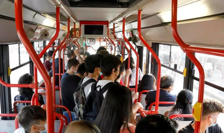 Caos trasporti, il governo si lava la coscienza: "Colpa delle Regioni" (che replicano inviperite)