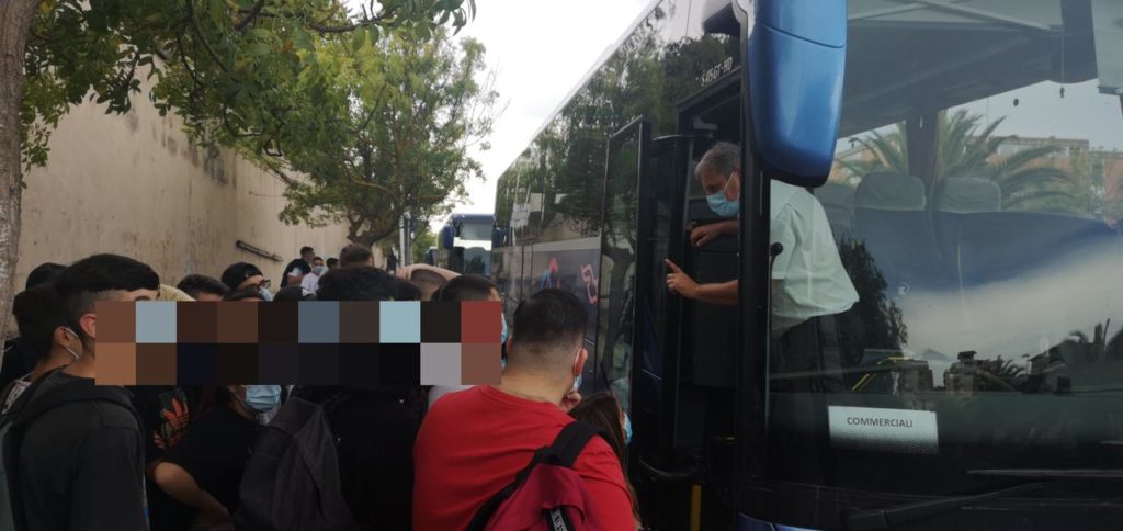 Caos trasporti, il governo si lava la coscienza: "Colpa delle Regioni" (che replicano inviperite)