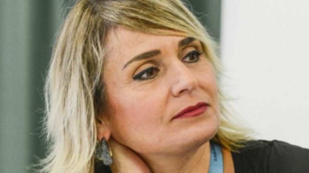L'immunologa boccia il governo Conte: "Scelte assurde, così non fermeranno i contagi"