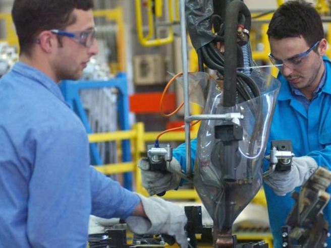 L'Italia che piace a Confindustria? Licenziamenti facili e sanità sempre più privata