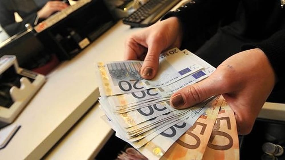 Gli italiani hanno paura: la corsa al risparmio soffoca la ripresa