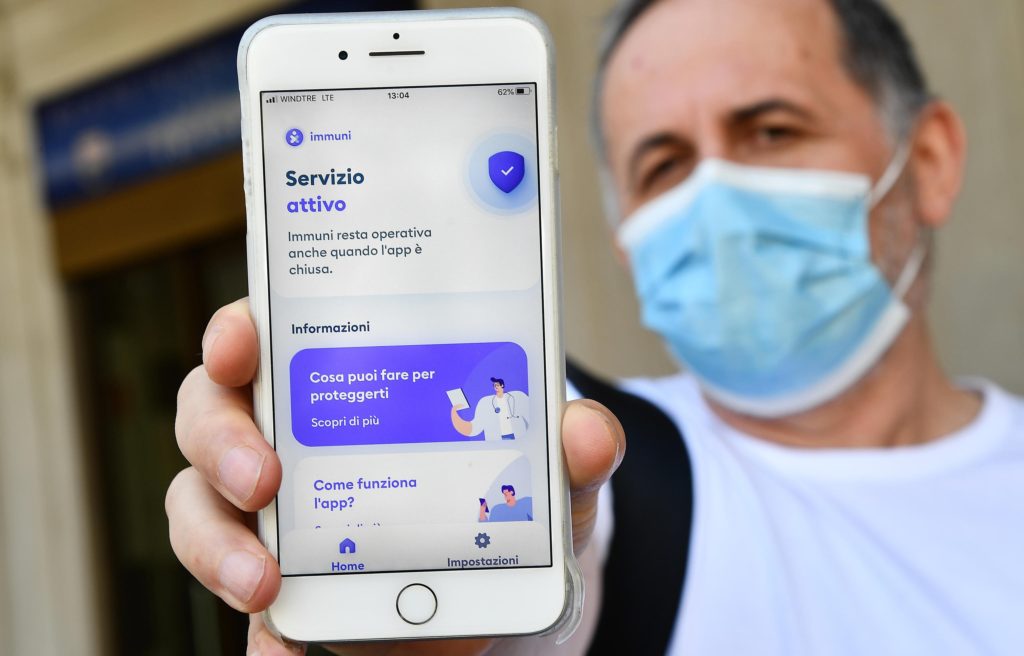 Coronavirus, Conte vuole un'altra stretta: Immuni potrebbe diventare obbligatoria