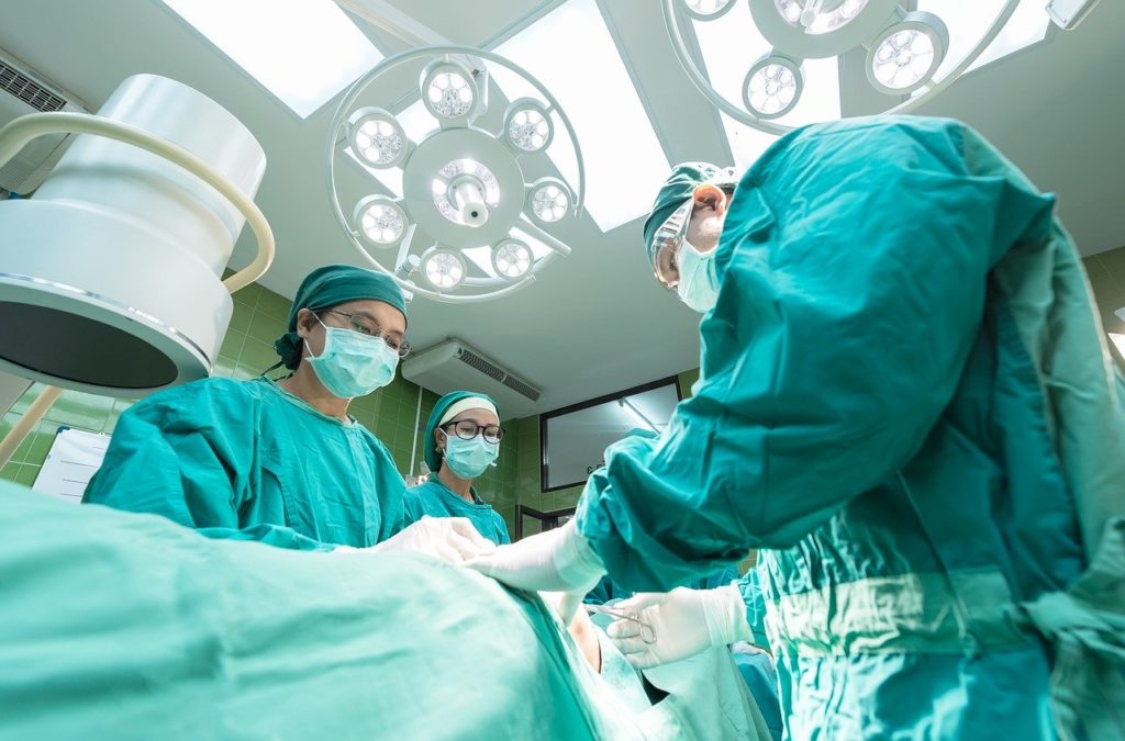 Dal 2023 si torna a tagliare sulla Sanità: l'emergenza non ci ha insegnato nulla