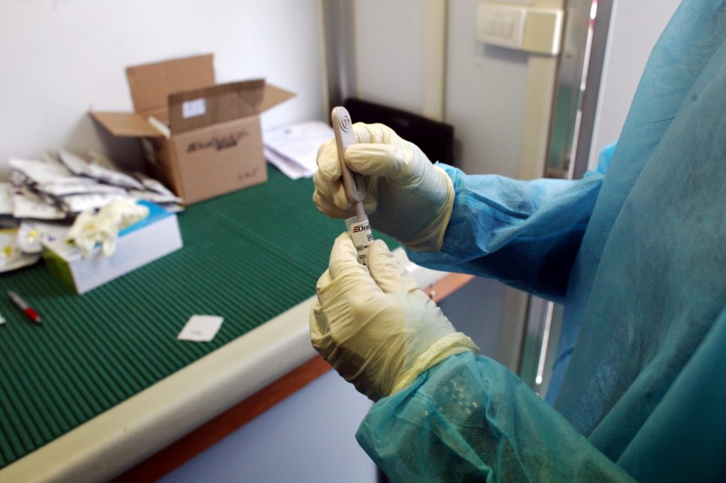Il Covid rallenta i reparti di oncologia: "Rischiamo una pandemia di cancro"
