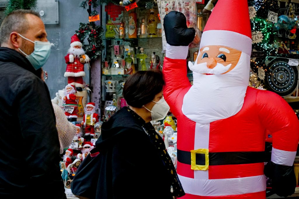 Il piano del governo per il Natale: chiudere in casa gli italiani
