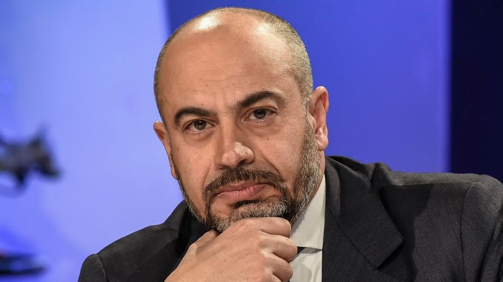 Paragone: "I negazionisti del Covid? Esistono per colpa dell'omertà del governo"