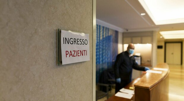 I Covid hotel funzionano a singhiozzo: l'ennesimo capolavoro di Arcuri