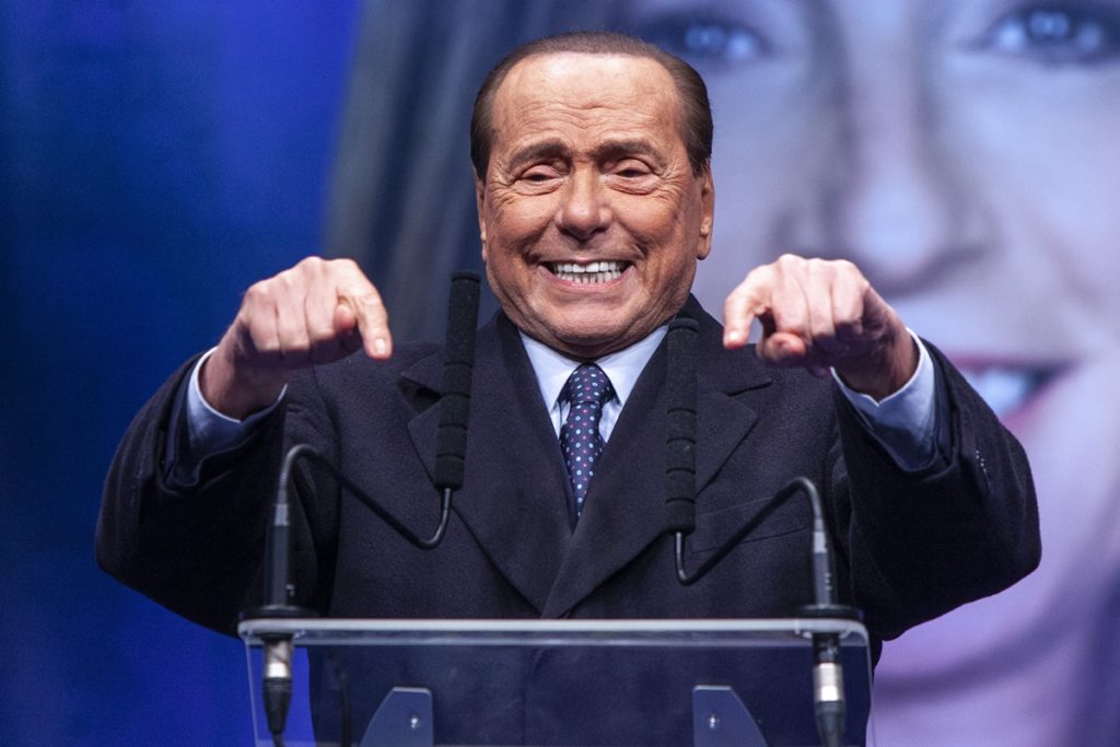 Berlusconi chiama, Conte e Di Maio rispondono: prove d'intesa tra Forza Italia e il governo 