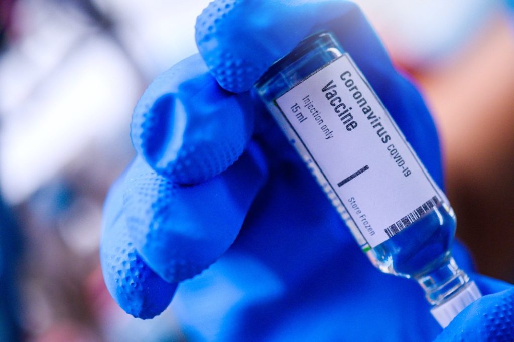 Il vaccino rende ricchi: il Ceo di Pfizer vende azioni per 5,56 milioni di dollari