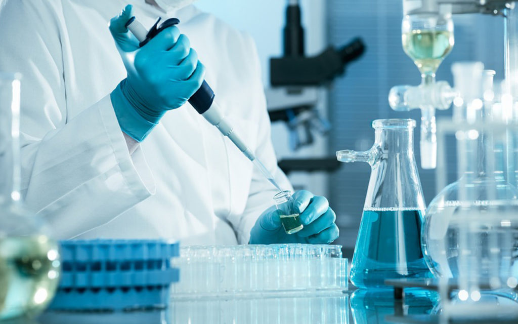 Vaccino, è partita la corsa all'oro delle aziende farmaceutiche