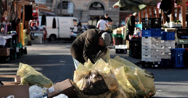 La crisi travolge i più deboli: 5 milioni e mezzo di "nuovi poveri" in Italia