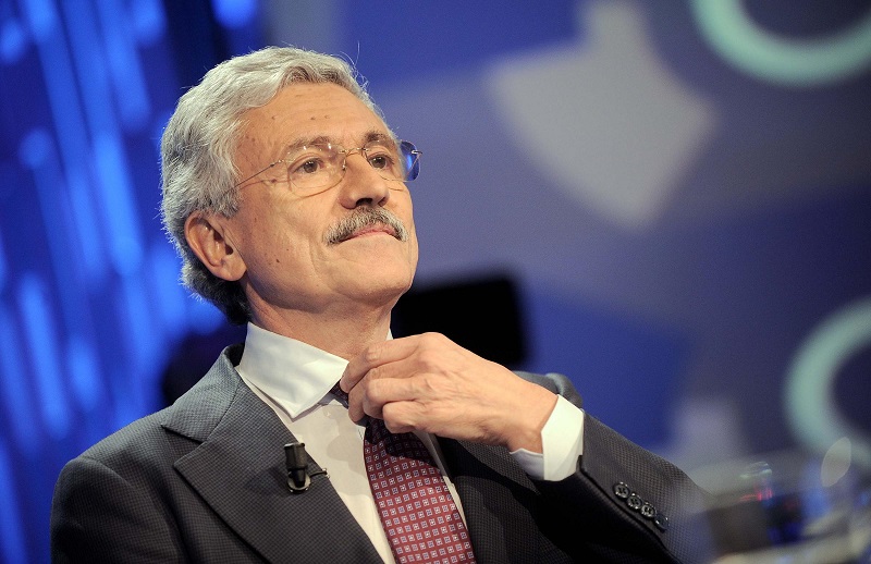 Soccorso rosso: anche D'Alema ora tende la mano a Conte che annaspa