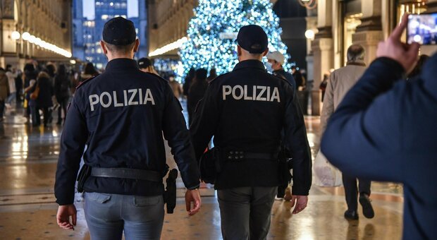 L’ultima del governo: soffocare Natale. Negozi chiusi e coprifuoco anticipato