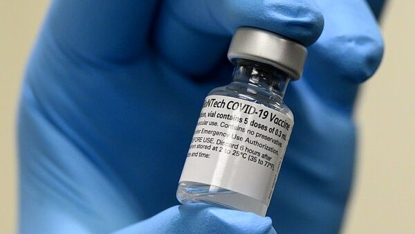 La campagna di vaccinazione non decolla. E allora torna di moda la "patente di immunità"